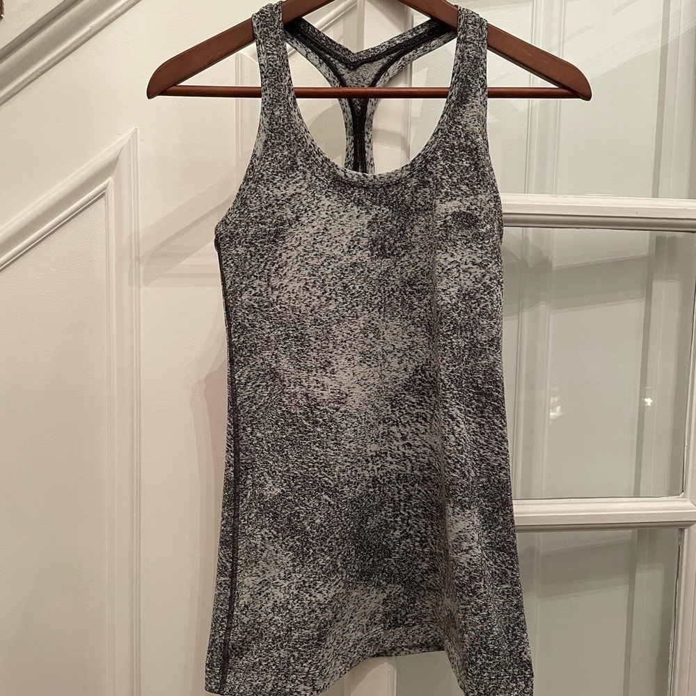 Lululemon tank
